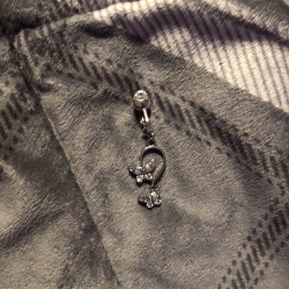 Fake belly button piercing - Picture 3 of 8